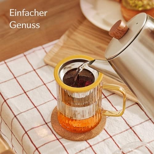 Cosumy Hitzebeständige Teetasse 450ml Schwarz - Farbgriff aus Borosilikat Glas mit Korkuntersetzer und Edelstahlfilter